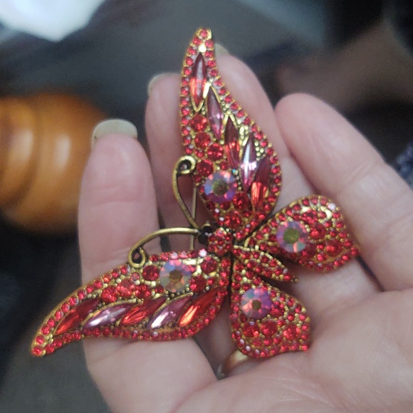 Red Rhinestone Butterfly Brooch - Picture 2 of 4